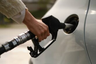 gas prices are falling but americas big trucks still have a problem 6a39c58c05d01