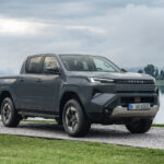 pentru prima oara in istoria seriei toyota hilux este propusa si in versiune cu propulsie 100 electrica 6a3529423088f