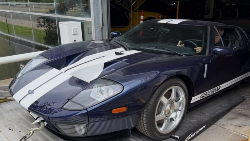 this ford gt lost its heritage livery to regain its prototype history 6a412fe4ca467