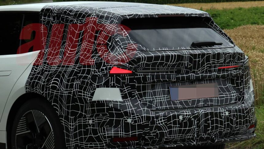 bmws first electric 3 series wagon spied for the first time 6a58ced9bcd6e