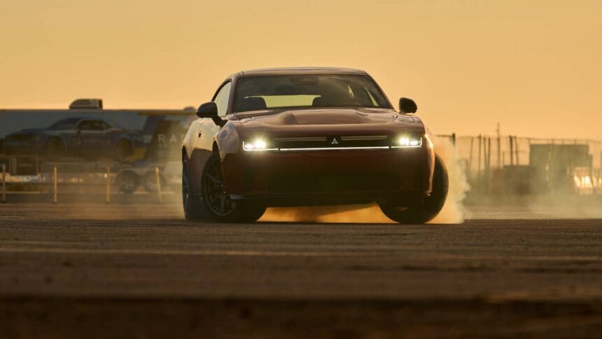 dodge charger super bee returns without a hemi v8 6a6a70e8672f8