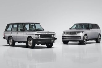 range rover built the ultimate garage pair and it includes a bespoke classic 6a662805625db