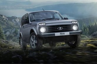 russias 10000 suv finally gets its first airbag 6a620958046e2