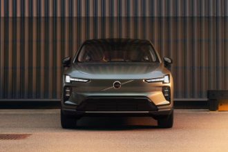 volvos longest range ev still falls 104 miles short of bmw 6a63f5875eb8e