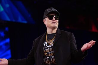 elon musk made 2 5 million times more than the average tesla worker 6a80b00b3ed70