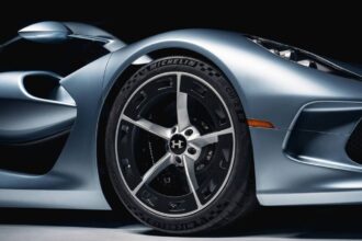 hennessey debuts blackbird a manual hypercar with a screaming v8 and no distractions 6a710869704e5