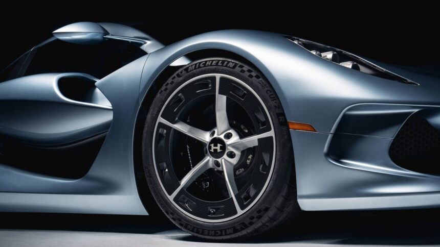 hennessey debuts blackbird a manual hypercar with a screaming v8 and no distractions 6a710869704e5