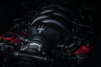 maseratis v8 comeback is back on the table after its ev retreat 6a75dde40fe43