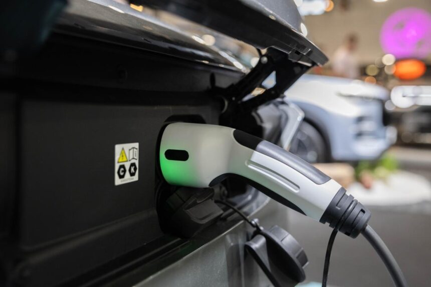 e drive 2026 pana la 30 000 de euro pentru un autoturism electric si finantari de pana la 300 000 de euro pentru imm uri 6abbe9a28a8dd